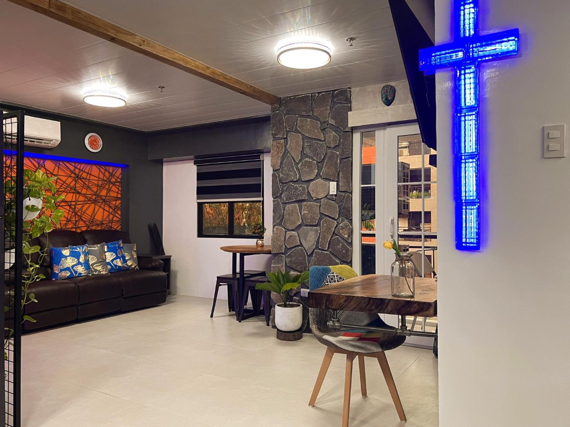 Clockworkorange Luxury Suites Lapu-Lapu City Exterior photo